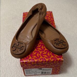Tory Burch Tan Leather Flats with Logo Medallion